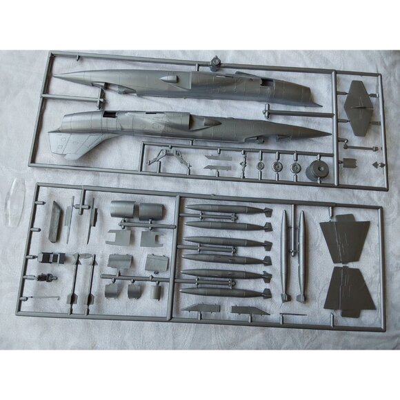 Vintage Hasegawa model kit 1:72 Lockheed F-104J Starfighter airplane 1970s Japan - Picture 2 of 10